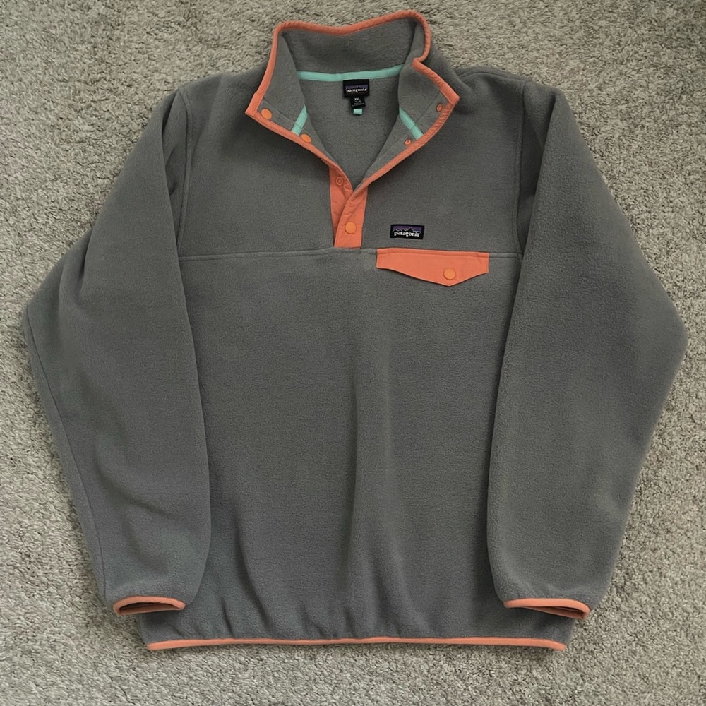 Patagonia Gray and Mint Fleece Pullover